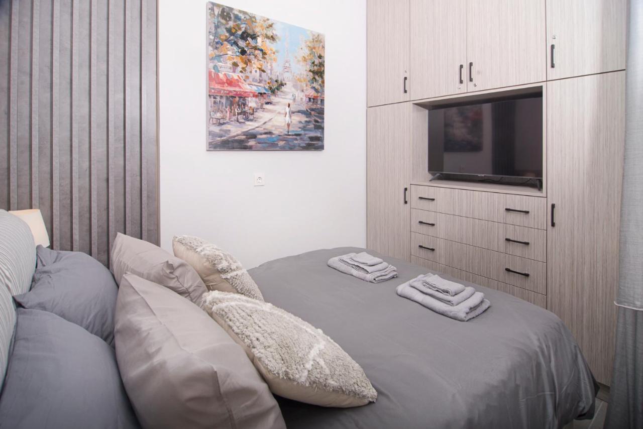 Urban Chic Luxury At The City Center Kalamata Exteriör bild