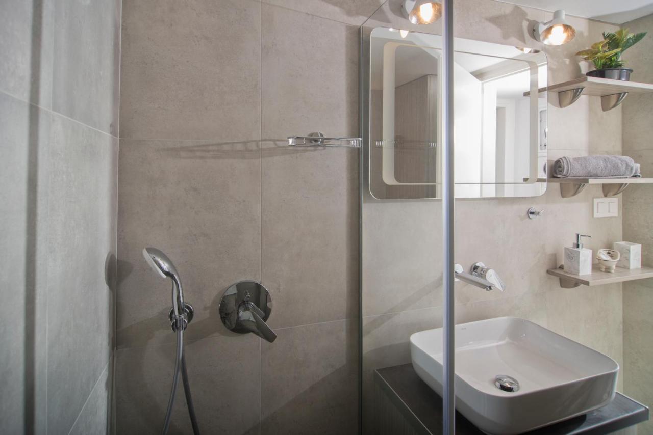 Urban Chic Luxury At The City Center Kalamata Exteriör bild