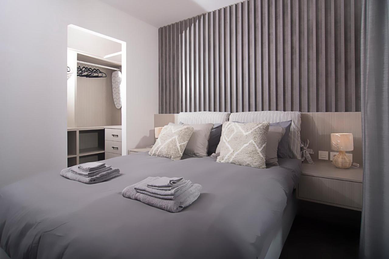 Urban Chic Luxury At The City Center Kalamata Exteriör bild