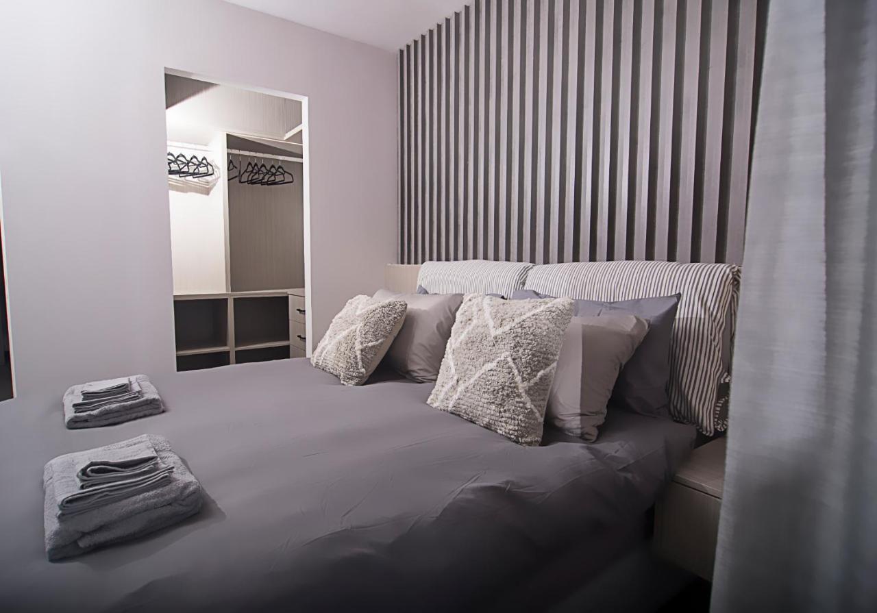Urban Chic Luxury At The City Center Kalamata Exteriör bild