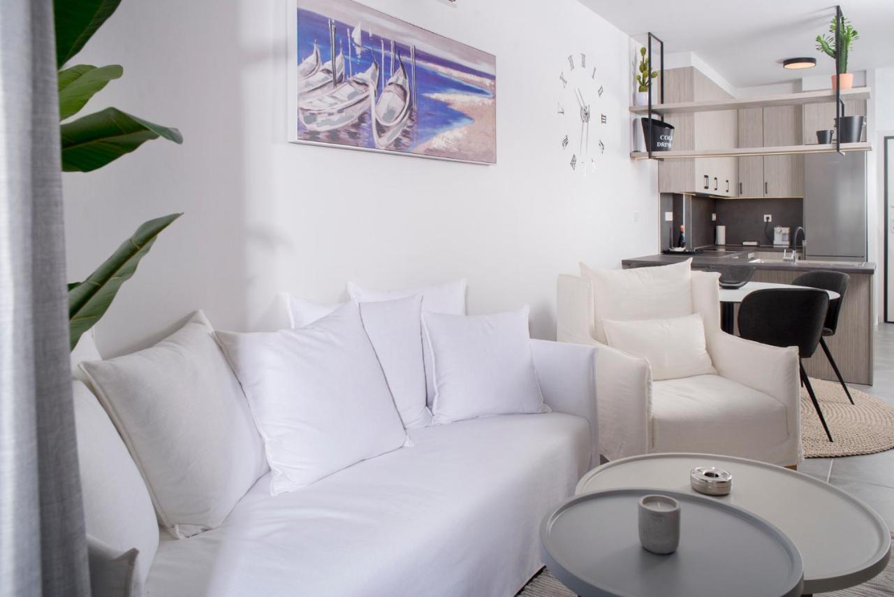 Urban Chic Luxury At The City Center Kalamata Exteriör bild